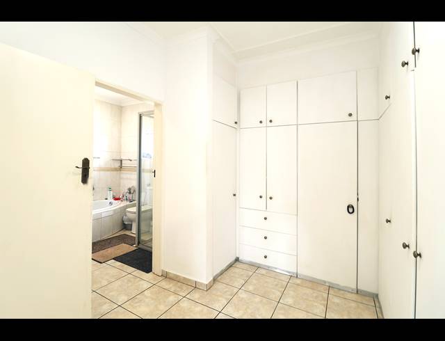3 BEDROOM HOUSE FOR SALE IN BRAMLEY